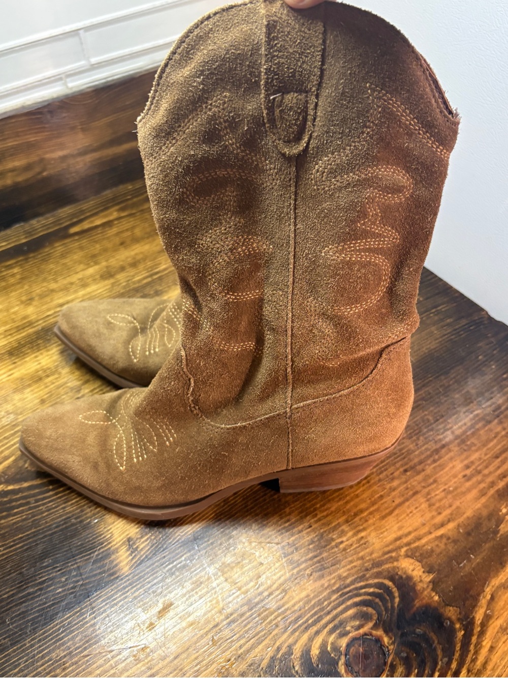 Steve Madden tan heeled cowgirl boots size 6